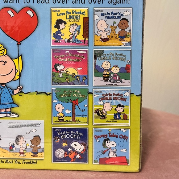 The Peanuts Story Box 8 Book Box Set - Picture 6 of 6
